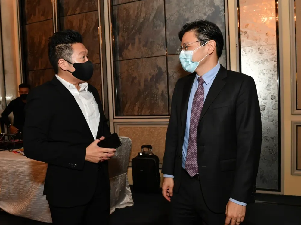 James Yang with Guest of Honour Mr Lawrence Wong, then Minister for Finance and now Prime Minister of Singapore, at the 8th Singapore Silent Heroes Awards, Shangri-La Hotel, 28 August 2021